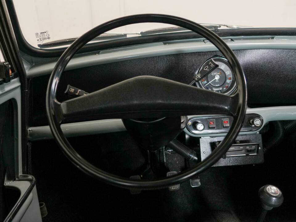 Bild 8/35 von Austin Mini Van (1983)