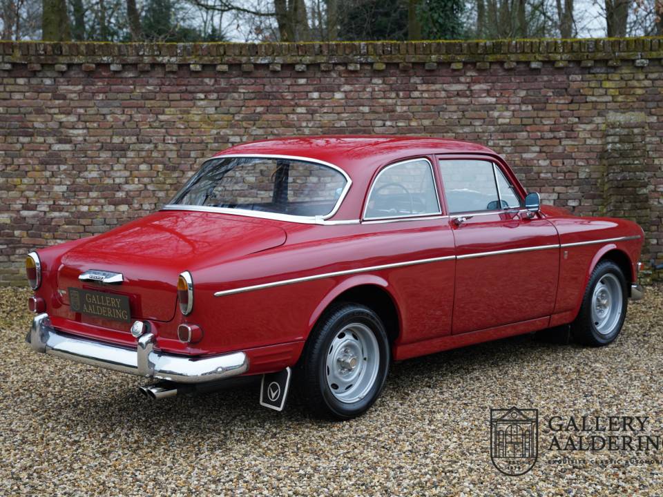 Image 2/50 of Volvo P 123 GT (1967)