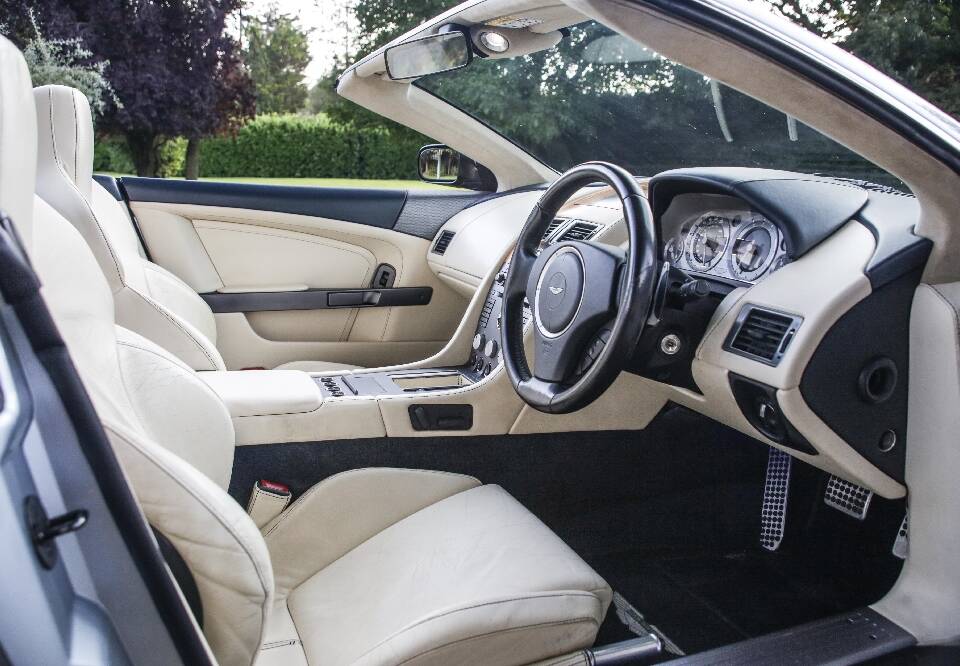 Bild 7/30 von Aston Martin DB 9 Volante (2006)