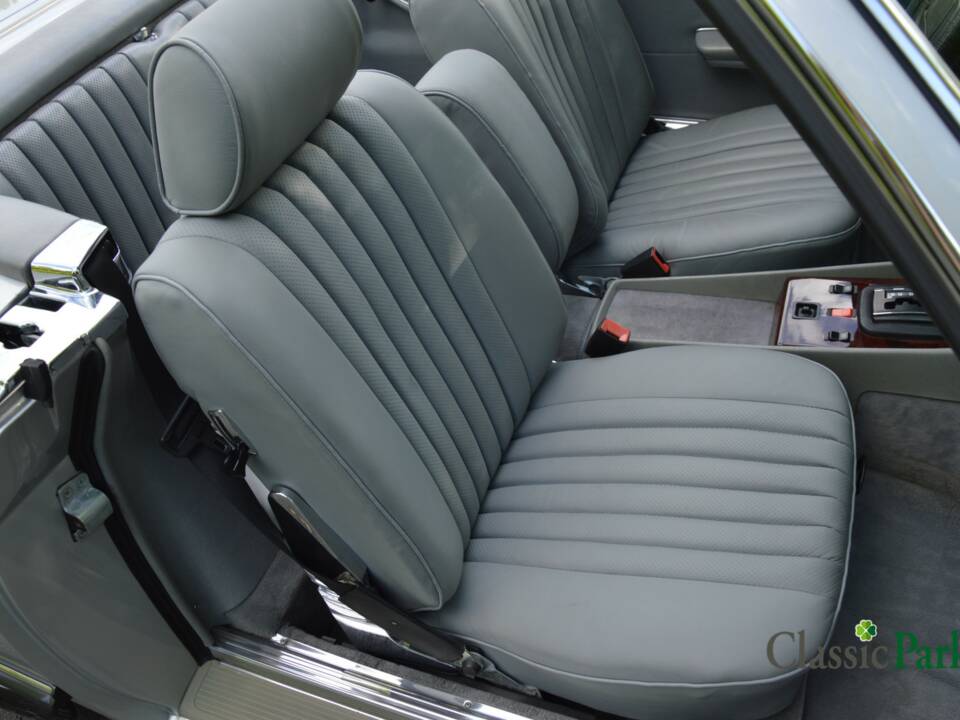 Image 36/50 de Mercedes-Benz 500 SL (1985)