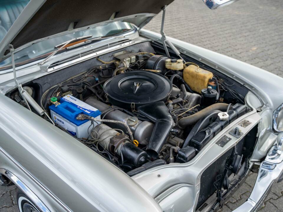 Imagen 25/30 de Mercedes-Benz 280 SE 3,5 (1969)