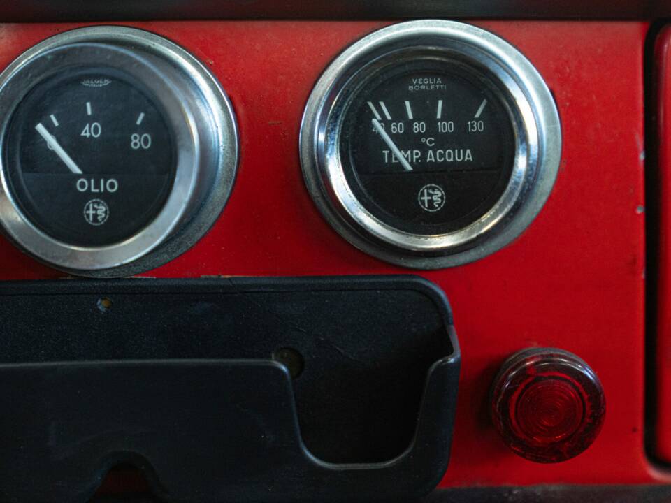 Imagen 29/50 de Alfa Romeo 1600 Spider (1972)