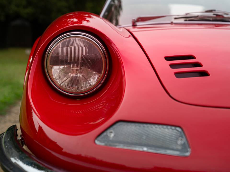 Image 19/50 de Ferrari Dino 246 GT (1970)