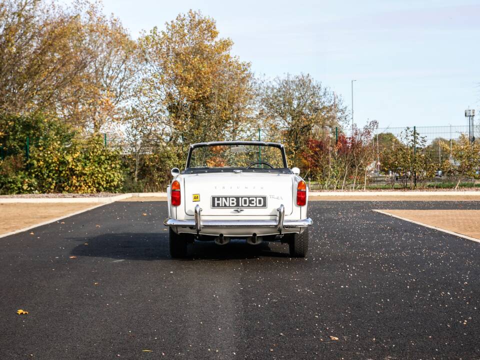 Image 21/42 of Triumph TR 4A (1966)