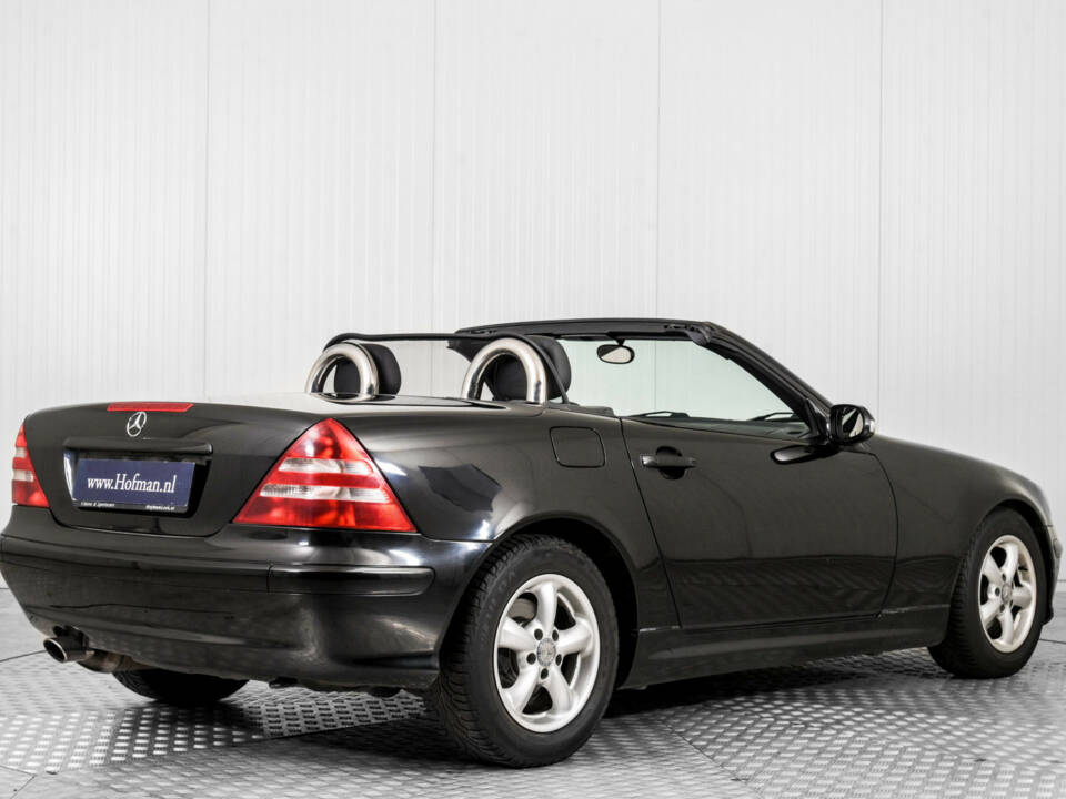 Image 2/50 of Mercedes-Benz SLK 200 Kompressor (2001)