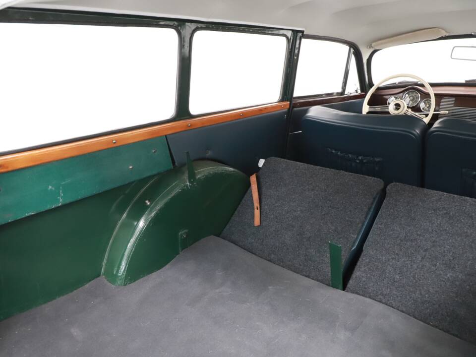 Image 16/24 of Goliath 700 (1955)