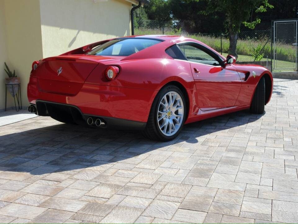 Image 8/33 de Ferrari 599 GTB Fiorano (2008)