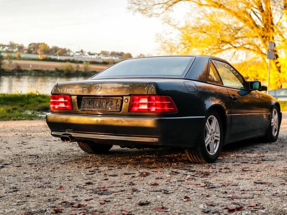 Image 6/8 de Mercedes-Benz 300 SL (1993)