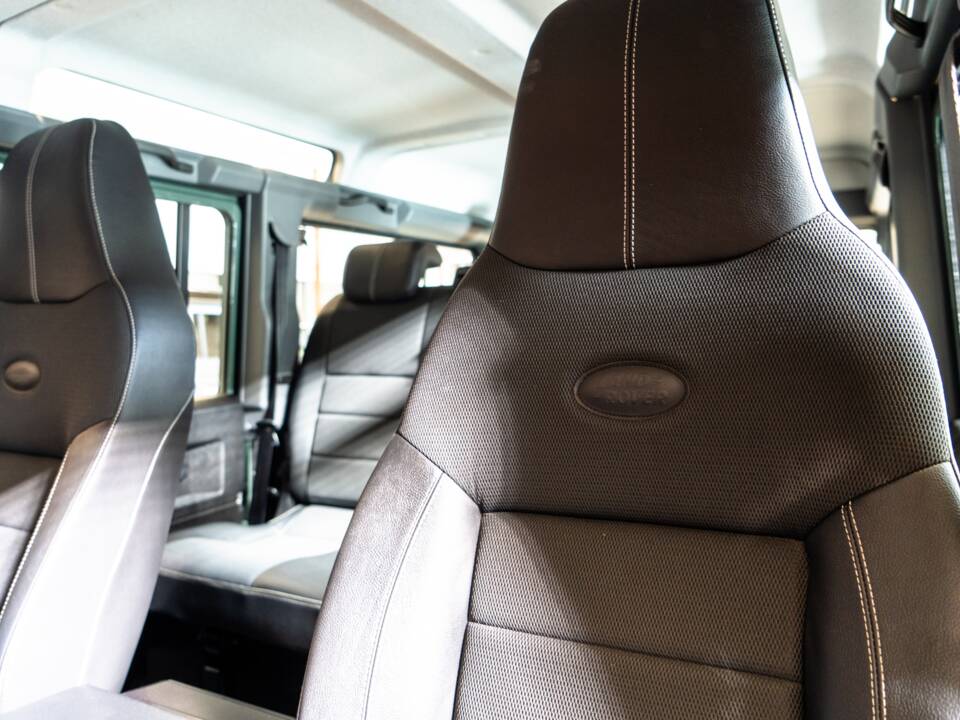 Image 14/24 of Land Rover Defender 110 (2013)