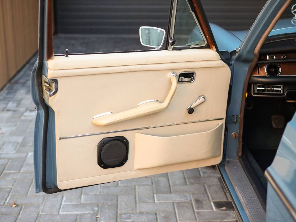 Afbeelding 9/76 van Mercedes-Benz 280 SE (1968)