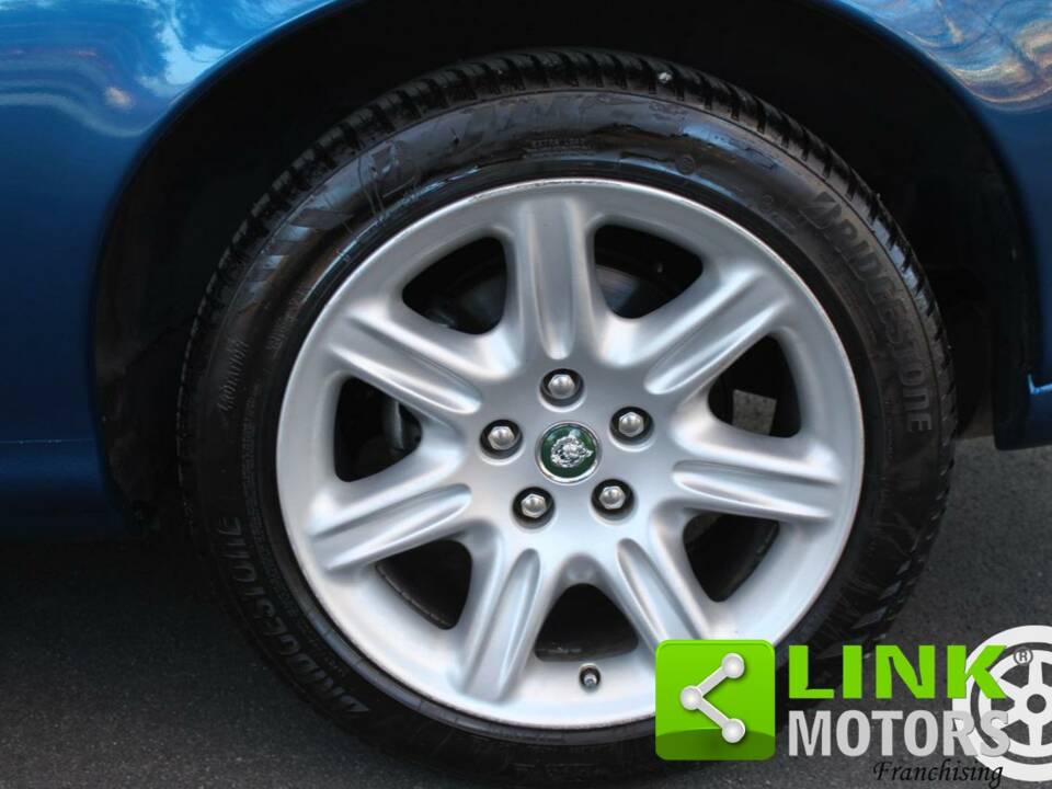 Image 7/16 of Jaguar XK8 4.0 (1997)