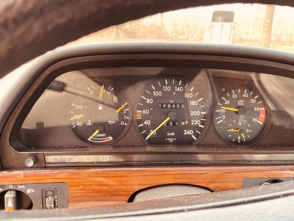 Image 9/14 of Mercedes-Benz 500 SE (1983)