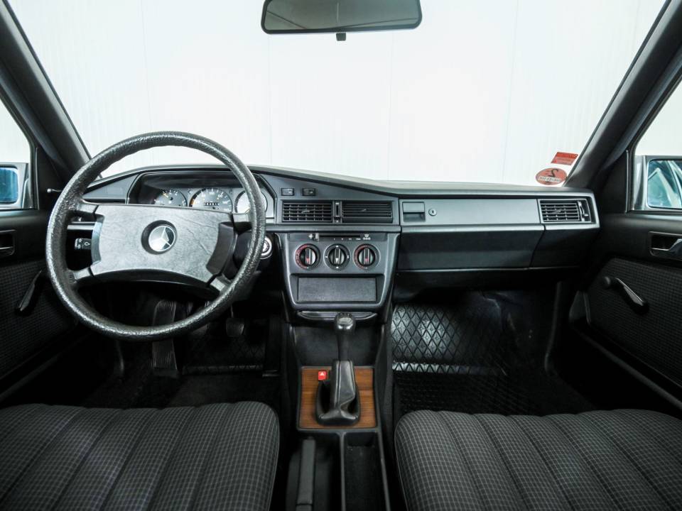 Immagine 5/50 di Mercedes-Benz 190 D (1986)