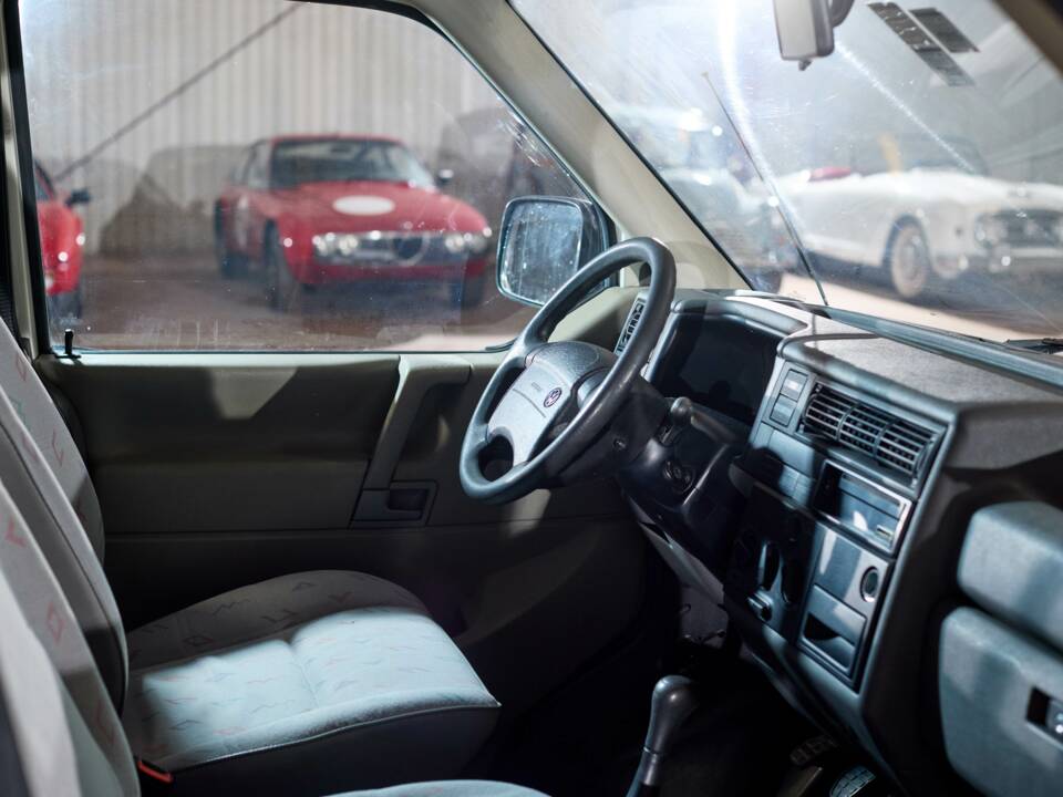 Image 34/56 of Volkswagen T4 Kombi 2.0 (1998)