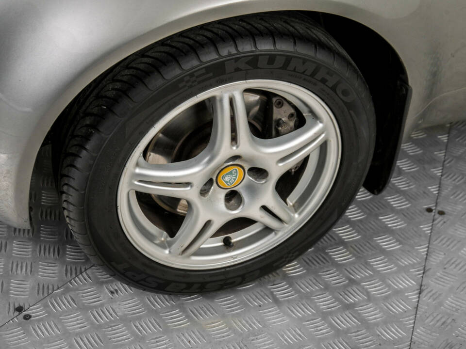 Image 22/50 of Lotus Elise 111 (1998)