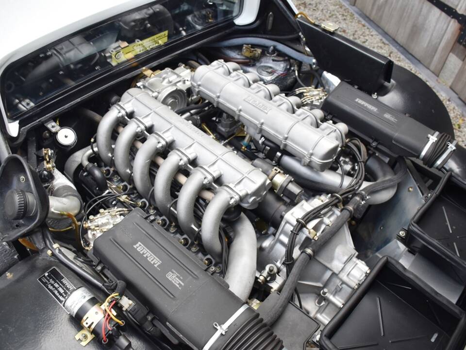 Afbeelding 29/35 van Ferrari 512 BBi (1982)