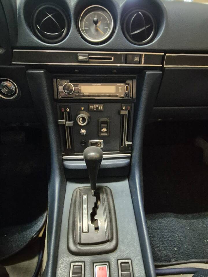 Image 9/17 de Mercedes-Benz 350 SL (1973)