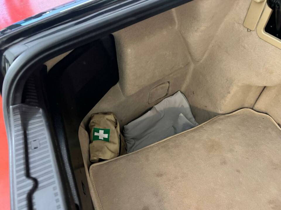 Image 38/48 of Mercedes-Benz 300 SL-24 (1992)