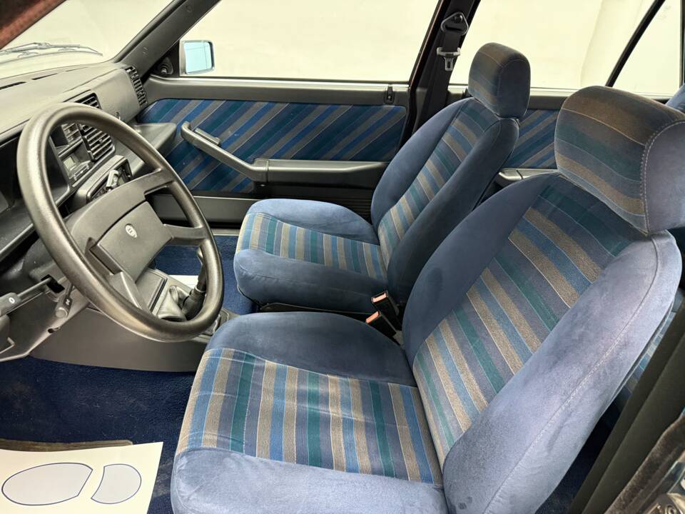 Image 9/30 of Lancia Delta 1.5 LX (1991)