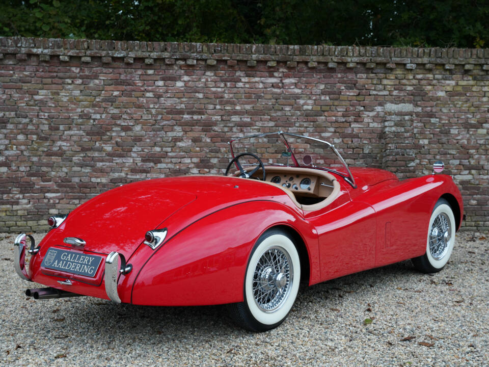 Image 30/50 de Jaguar XK 120 OTS (1954)