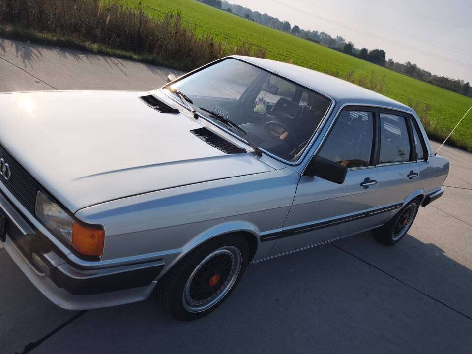 Image 29/94 de Audi 80 CD 5S (1982)