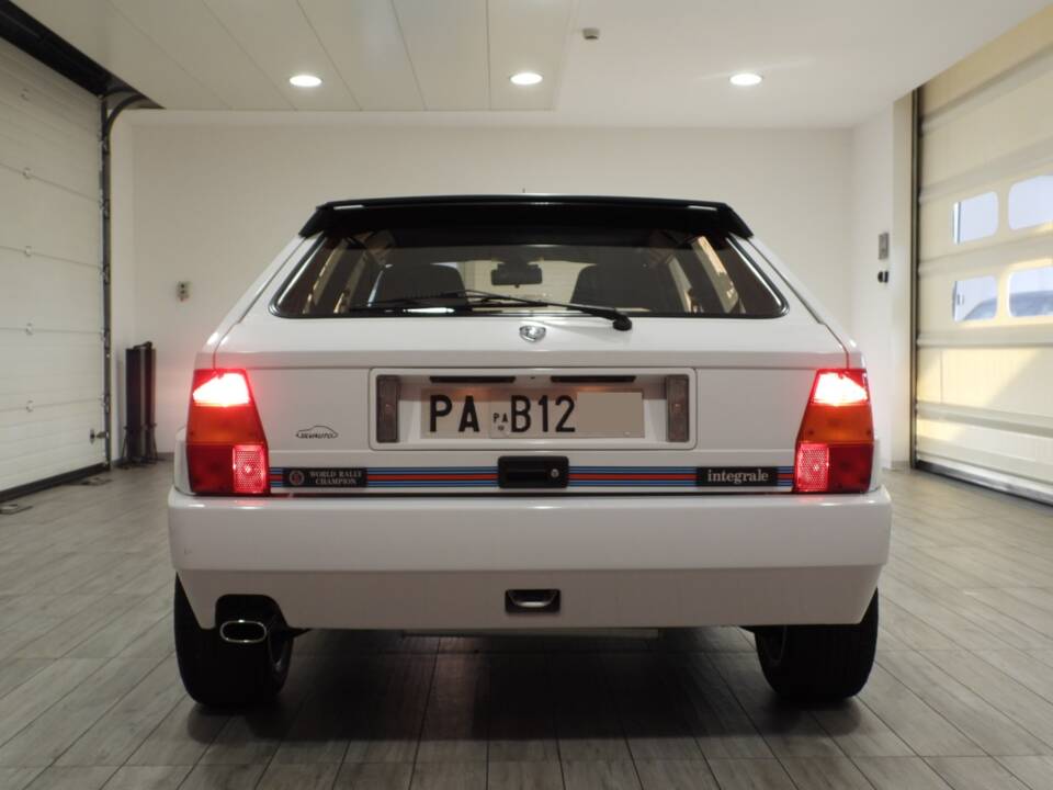 Image 14/15 of Lancia Delta HF Integrale Evoluzione I &quot;Martini 5&quot; (1992)