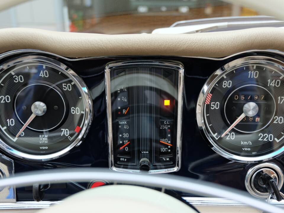 Immagine 34/66 di Mercedes-Benz 280 SL (1969)