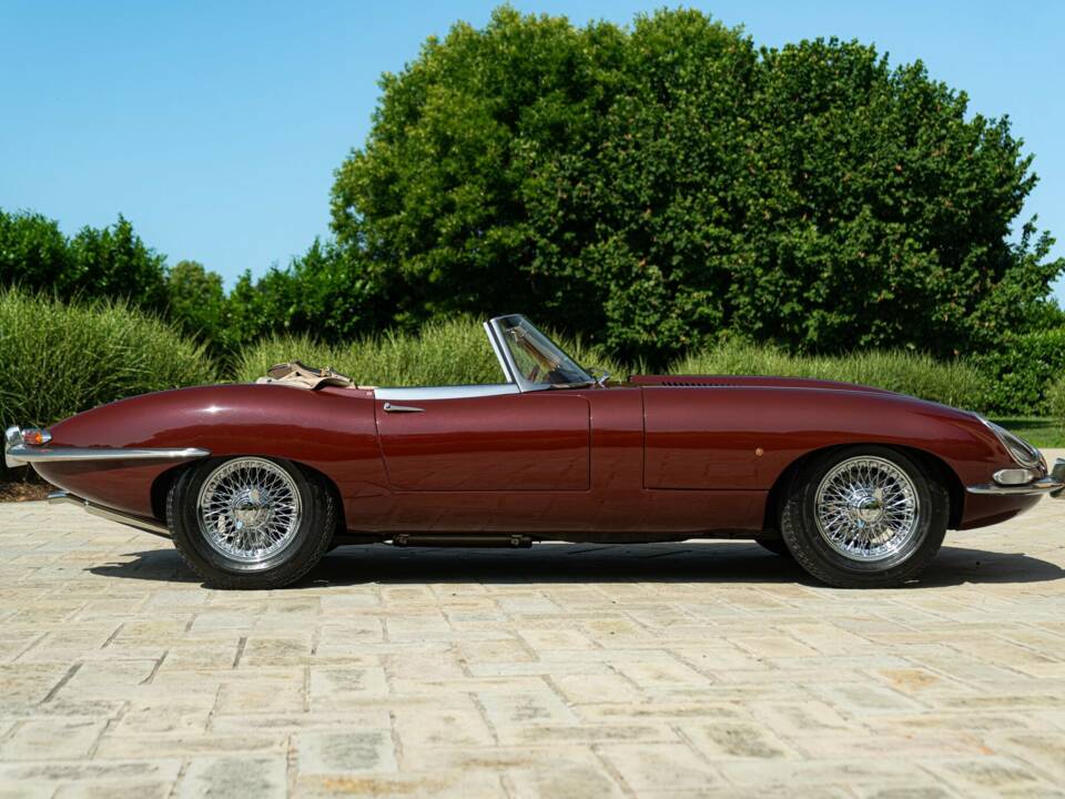 Image 16/50 de Jaguar E-Type 3.8 (1964)