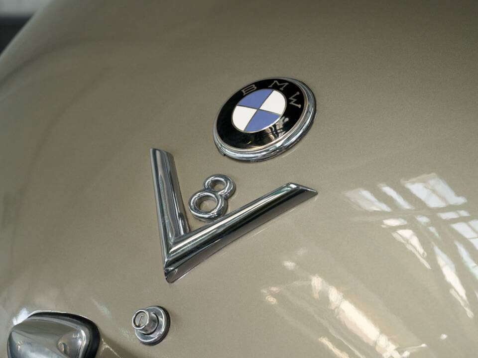 Immagine 40/50 di BMW 502 Baur (1955)