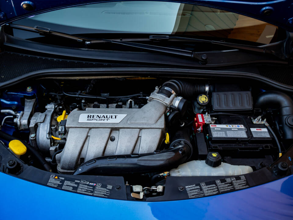 Image 28/40 of Renault Clio Gordini R.S. (2012)