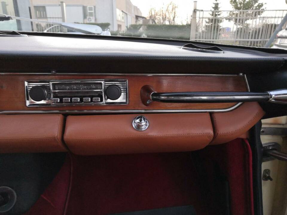 Image 12/29 of Alfa Romeo 2600 Sprint (1966)