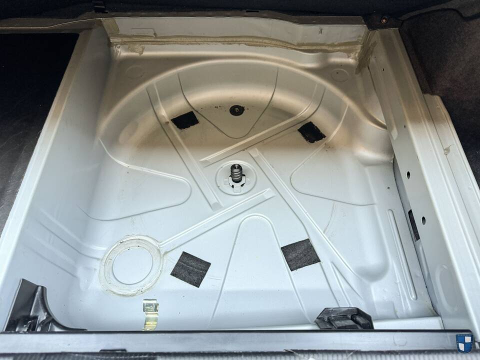 Image 32/98 de Mercedes-Benz E 50 AMG (1996)