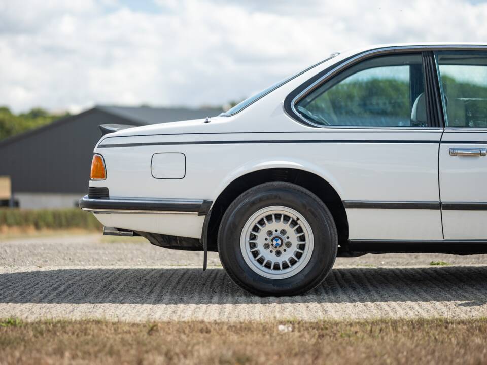 Bild 16/44 von BMW 628 CSi (1900)