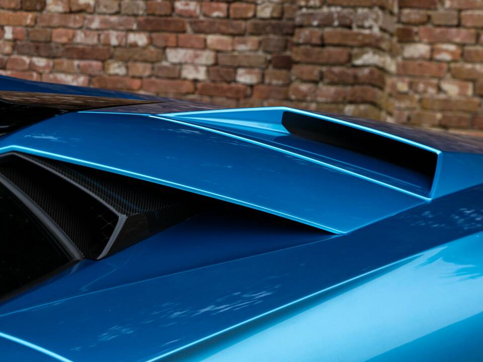 Image 20/50 of Lamborghini Aventador S (2018)