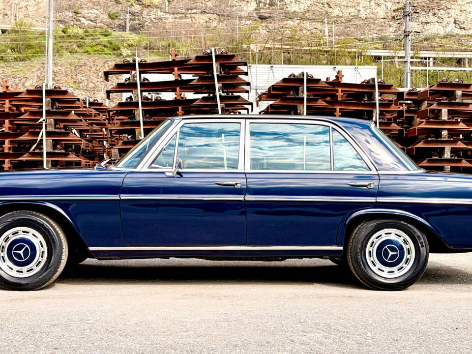 Bild 2/17 von Mercedes-Benz 300 SEL 6.3 (1971)