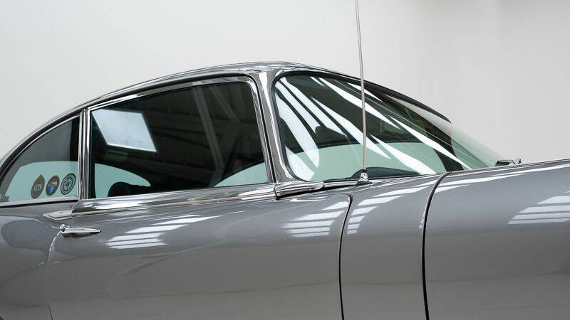 Image 15/15 de Jaguar E-Type (1969)