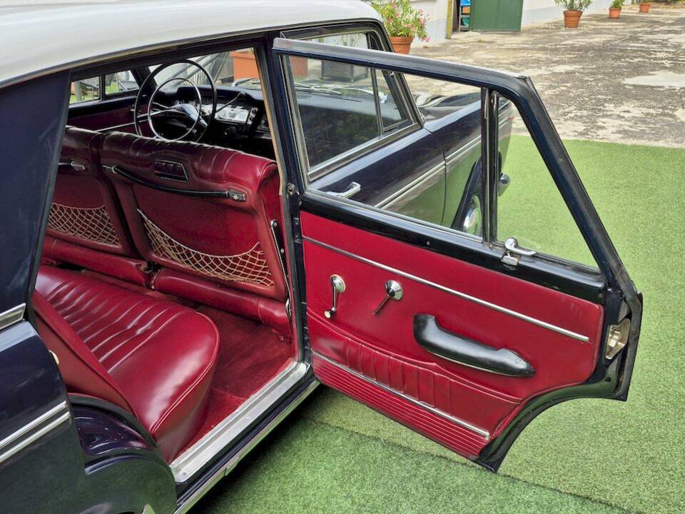 Bild 31/47 von FIAT 2300 (1961)