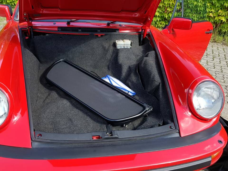 Image 11/11 de Porsche 911 Carrera 3.2 (1988)