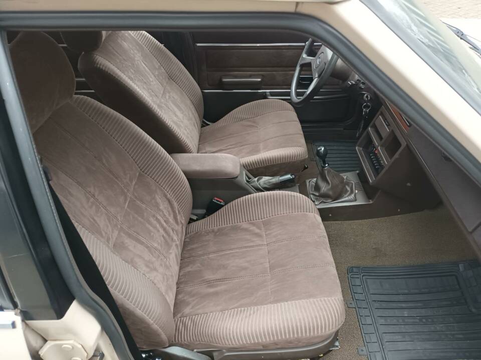 Imagen 7/16 de Ford Taunus 2.3 Turnier V6 (1982)