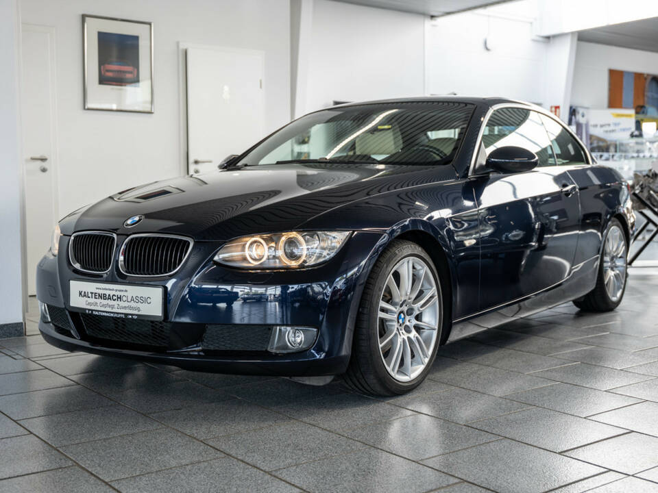 Image 28/31 of BMW 320i (2008)