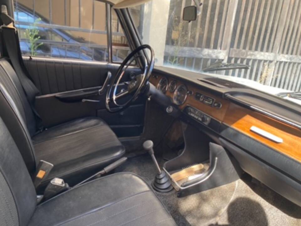 Imagen 2/4 de BMW 2000 (1967)