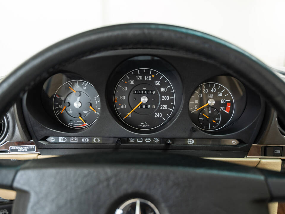 Image 14/40 of Mercedes-Benz 300 SL (1987)