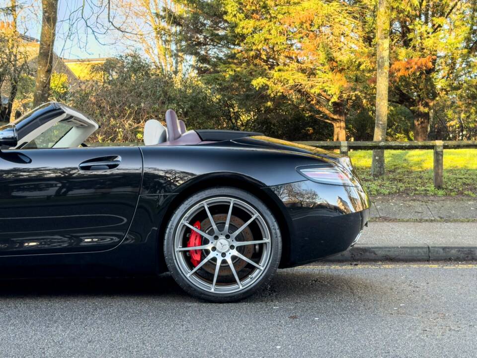 Afbeelding 13/26 van Mercedes-Benz SLS AMG GT Roadster (2014)