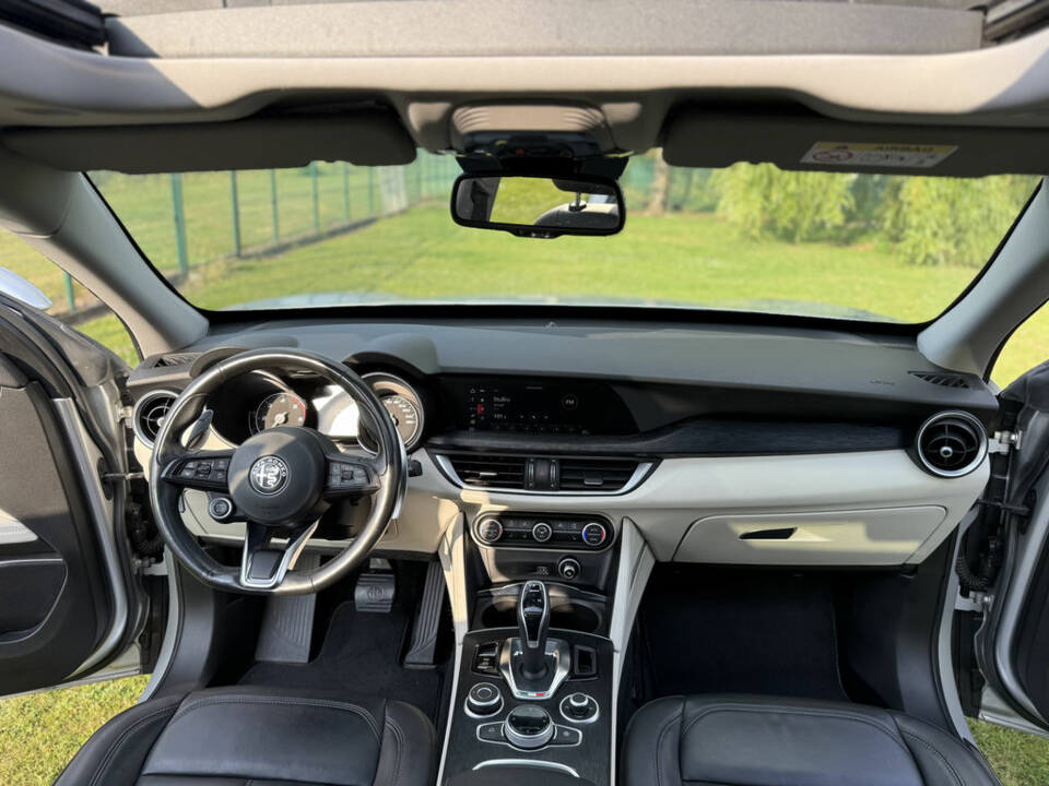 Imagen 6/8 de Alfa Romeo Stelvio 2.2 JTDm (2021)