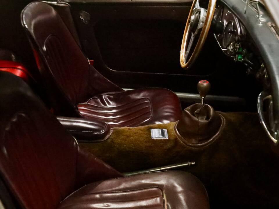 Image 34/50 of Austin-Healey 3000 Mk II (BN7) (1962)