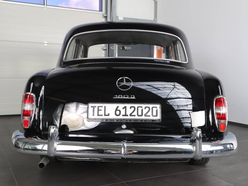 Image 15/37 of Mercedes-Benz 180 Db (1961)