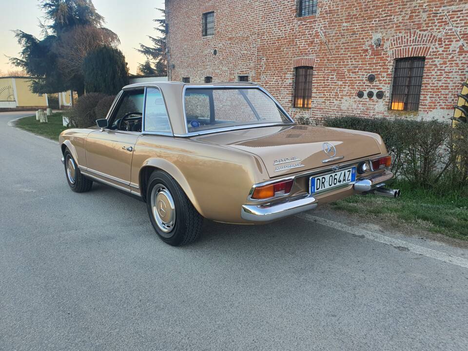 Afbeelding 3/16 van Mercedes-Benz 280 SL (1970)