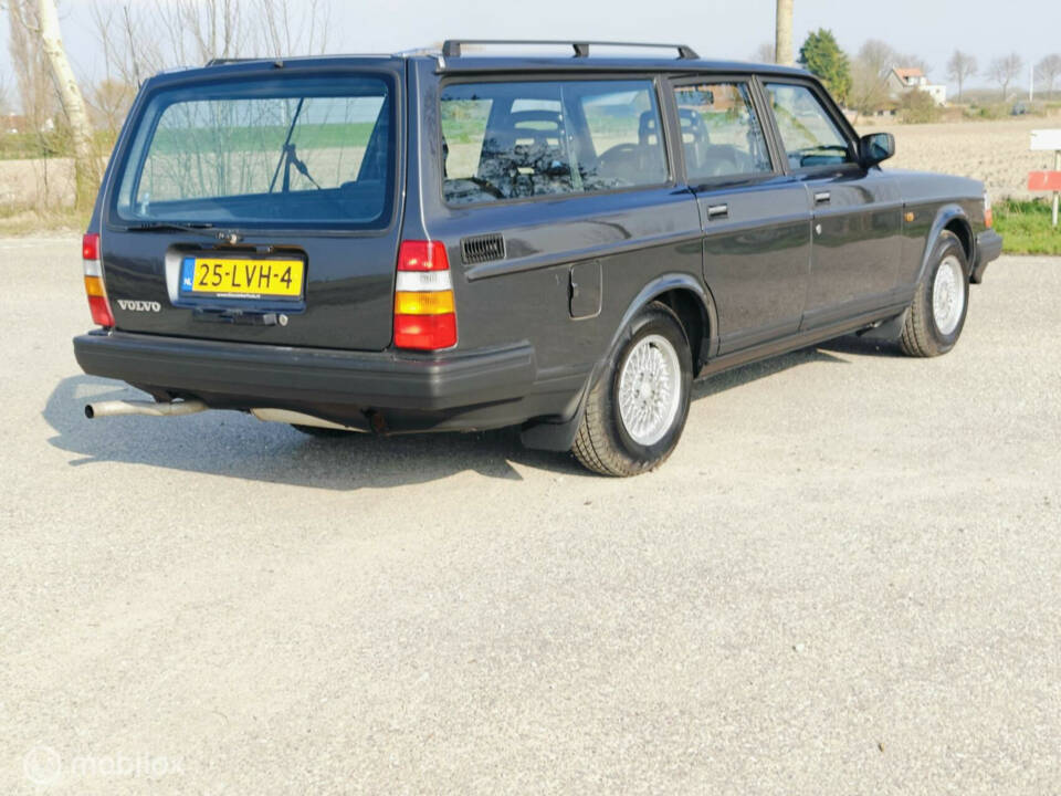 Image 6/31 of Volvo 245 GL (1991)