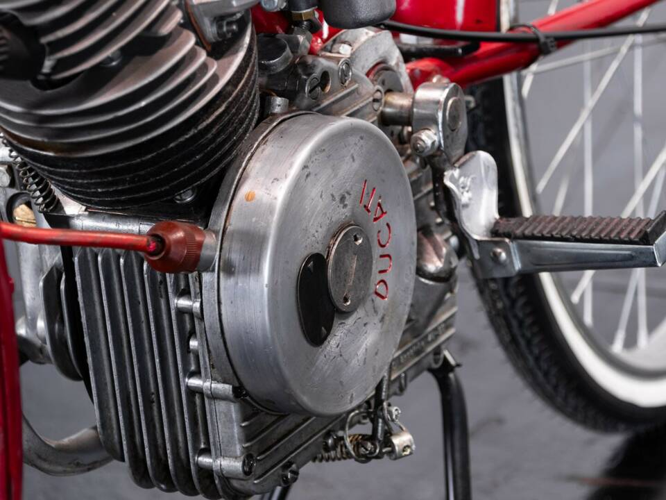 Image 43/46 of Ducati DUMMY (1954)