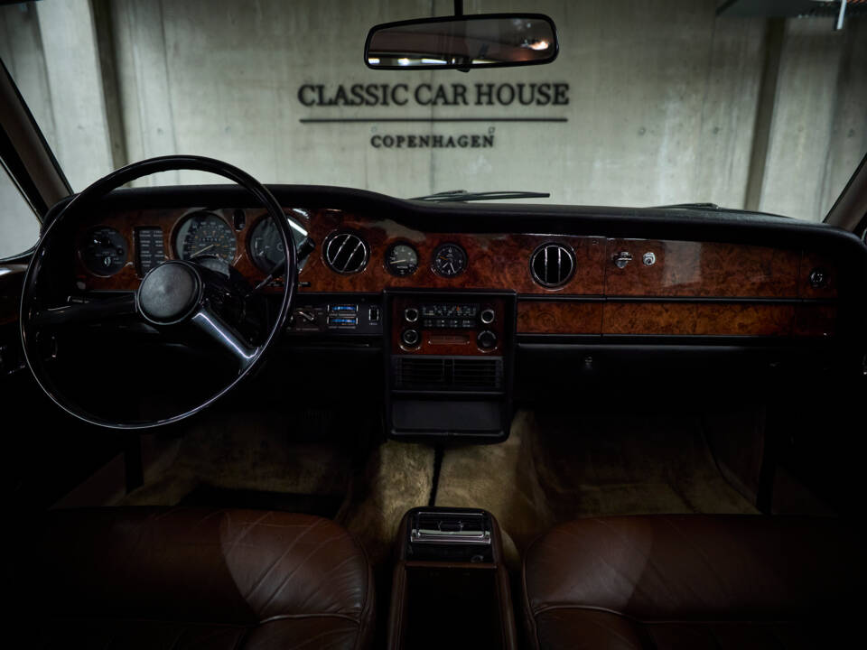 Image 54/99 of Rolls-Royce Corniche I (1979)